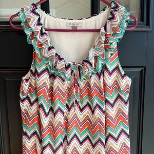 Roz & Ali Sleeveless Ruffle Trim Top Size M